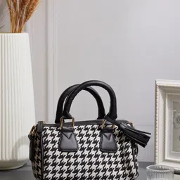 NR By Nidhi Rathi Geometric Printed Handheld Bag-20