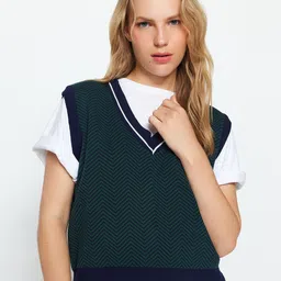 Trendyol Self Design Chevron Acrylic Sweater Vest-image-95