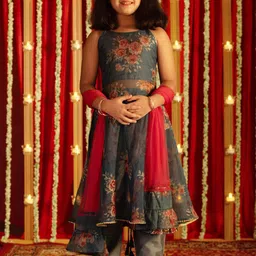 VASTRAMAY Girls Floral Printed Regular Anarkali Gotta Patti Kurta & Pyjamas With Dupatta-image-47