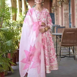 Subh LAXMI Floral Printed Regular Mirror Work Kurta with Trousers & Dupatta-56