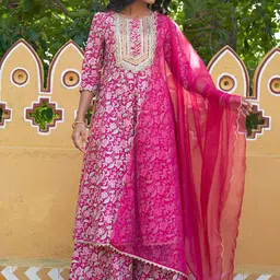 Janasya Floral Printed Gotta Patti Pure Cotton Kurta with Palazzos & Dupatta-picture-34