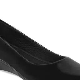 Try Me Wedge Sandals with Bows image 4