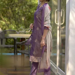 SHREE LAXMINARAYAN EXPORT Floral Embroidered Sequinned Kurta With Trousers & Dupatta image 4