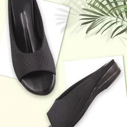 HUNYZA FOOTWEAR Women Striped Open Toe Flats-image-97