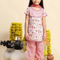 Cutiekins Boys Leheriya Printed Empire Kurta with Salwar & With Dupatta-picture-34