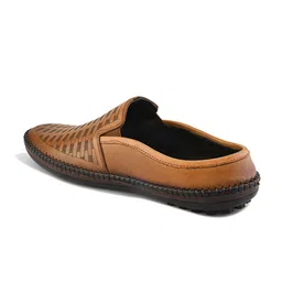 pelle albero Men Leather Textured Slip-On Lightweight Mules image 2