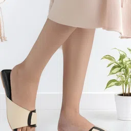 CORSICA Women Black Open Toe Flats-picture-37