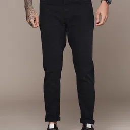 Xee Men Comfort Slim Fit Jeans-picture-31