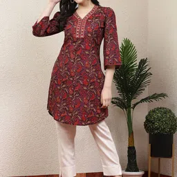Nayam By Lakshita Floral Printed V-Neck Mirror Work Pure Cotton Straight Kurta-image-59