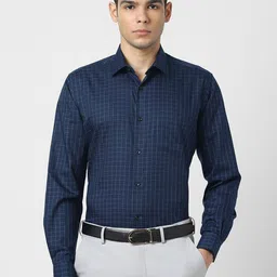 Van Heusen Men Checked Cotton Formal Shirt-image-15