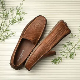 CARLO ROMANO Men Printed Leather Driving  Shoes , WORLD -1M-TAN-CROCO-GL-TAN-40