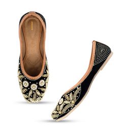 Anouk Women Embellished Ethnic Mojaris Flats-14
