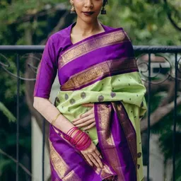 ZILVIRA Floral Woven Design Kanjeevaram Saree-picture-2
