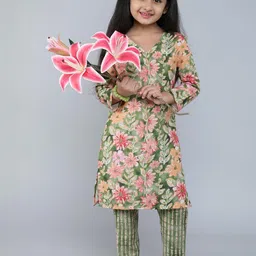 NIVUDI Girls Green Kurta Sets-picture-34
