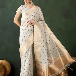DIVASTRI Floral Printed Saree With Blouse-image-76