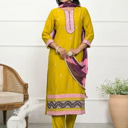 Kaftanize Ethnic Motifs Embroidered Thread Work Kurta with Trousers & With Dupatta image 3