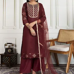 House of Pataudi Floral Zari and Sequinned Embroidered Yoke Design Kurta Set with Dupatta-3