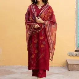 AUTUMN LANE Floral Printed Beads and Stones Straight Kurta with Trousers & Dupatta-image-48