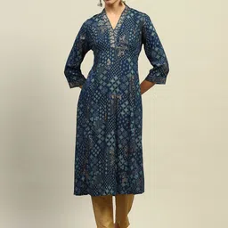 Rangriti Women Embroidered Flared Sleeves Sequinned Kurta-33