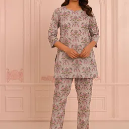 Kwatchi Floral Printed Pure Cotton Round Neck Tunic with Trousers Co-Ords-picture-11