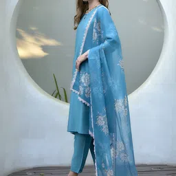 SHREE LAXMINARAYAN EXPORT Keyhole Neck Panelled A-Line Kurta With Trouser & Dupatta image 2