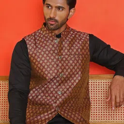 Anouk Men Regular Kurta with Pyjamas image 2
