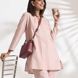 trueBrowns Light Pink Slub Mandarin Collar Co-ord Set-picture-44