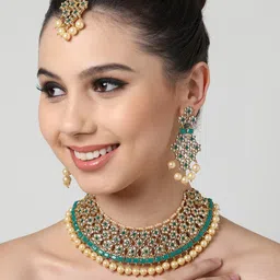 Zaveri Pearls Gold-Plated Green & White Kundan-Studded & Beaded Jewellery Set-image-57