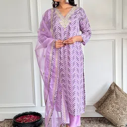 Divyadham Textiles Abstract Printed Thread Work Kurta with Trousers & Dupatta-20