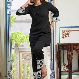 VIBE VISION Printed Top With Trousers Co-Ords-picture-48