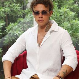 Campus Sutra Men Comfort Spread Collar Solid Casual Shirt-image-69