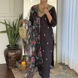 Ekta Textiles Floral Embroidered Thread Work Kurta With Trousers & Dupatta-1
