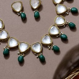 KARATCART Gold-Plated White & Green Beaded Polki Kundan-Studded Handcrafted Choker Jewellery Set-image-38