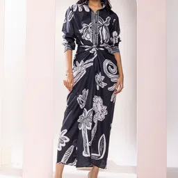 POPPI Chalk Printed Wraped Skirt Set-picture-20