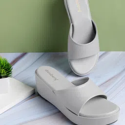 DressBerry Wedge Heels-25