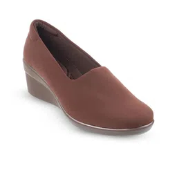 Metro Wedge Heeled Pumps-28