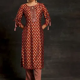 Libas Floral Printed Tie-Up Neck Three-Quarter Sleeves Sequinned Kurta with Trousers-13