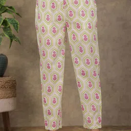 Aramya Floral Printed Straight-Fit Soft Cotton Mid-Rise Trousers-picture-7