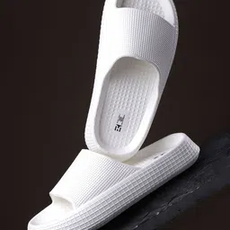 Hygear Radar Men Textured Casual Sliders-image-18