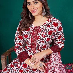 Anouk Women Floral Printed Regular Sequinned Kurti with Trousers & With Dupatta image 2