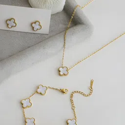 Designs & You Gold Plated Anti Tarnish Clover Jewellery Set-58