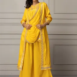 Geroo Luxe Embroidered Sweetheart Neck Tunic With Palazzo And Shrug-image-4