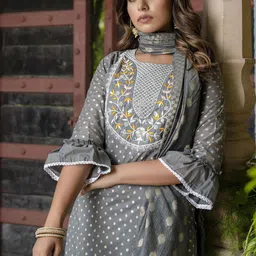 VredeVogel Polka Dot Printed Regular Thread Work Chanderi Silk Kurta & Trouser & Dupatta image 4