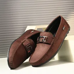 AARAVIN'S Men Colourblocked Suede Brogues-18