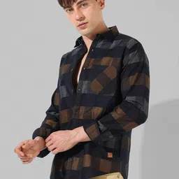 Campus Sutra Buffalo Checked Spread Collar Cotton Classic Casual Shirt-image-80