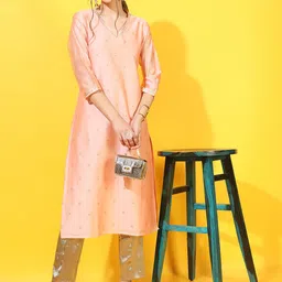 Vishudh Women Peach-Coloured Geometric Embroidered Kurta-39
