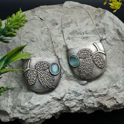 Ozanoo Silver-Plated Oxidised Floral Hoop Earrings-14