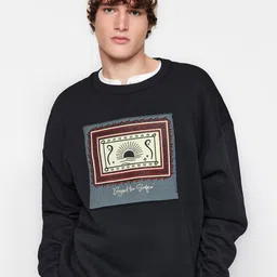 Trendyol Graphic Printed Drop Shoulder Sleeves Pullover-picture-37