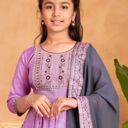 Aarika Girls Embroidered Regular Thread Work Kurta with Patiala & With Dupatta image 4