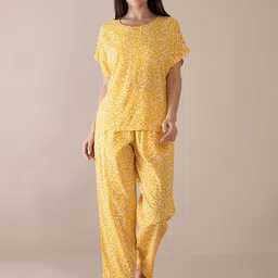 Clovia Women Abstract  Printed  Night suit-image-12